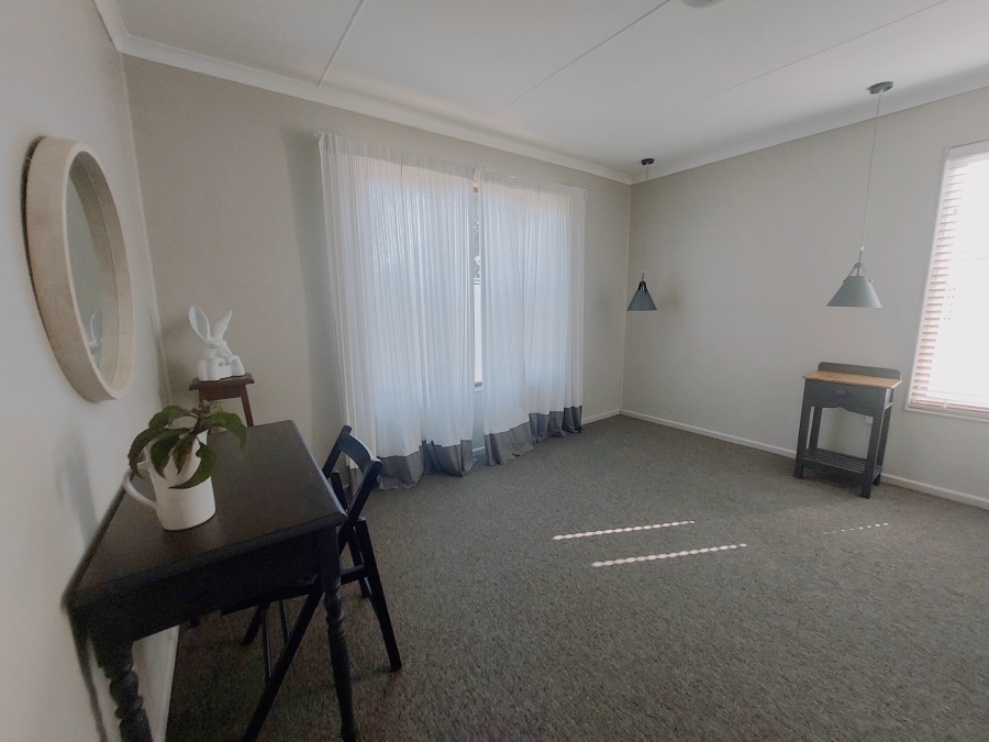 2 Bedroom Property for Sale in Heatherlands Western Cape